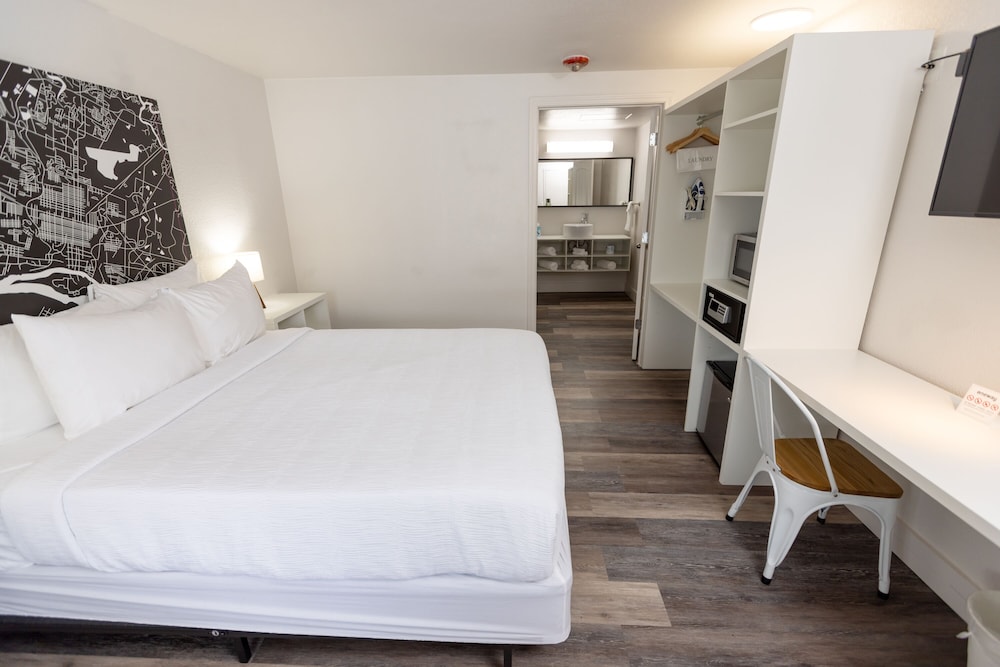 Standard Single Room, 1 Double Bed, Accessible photo 1