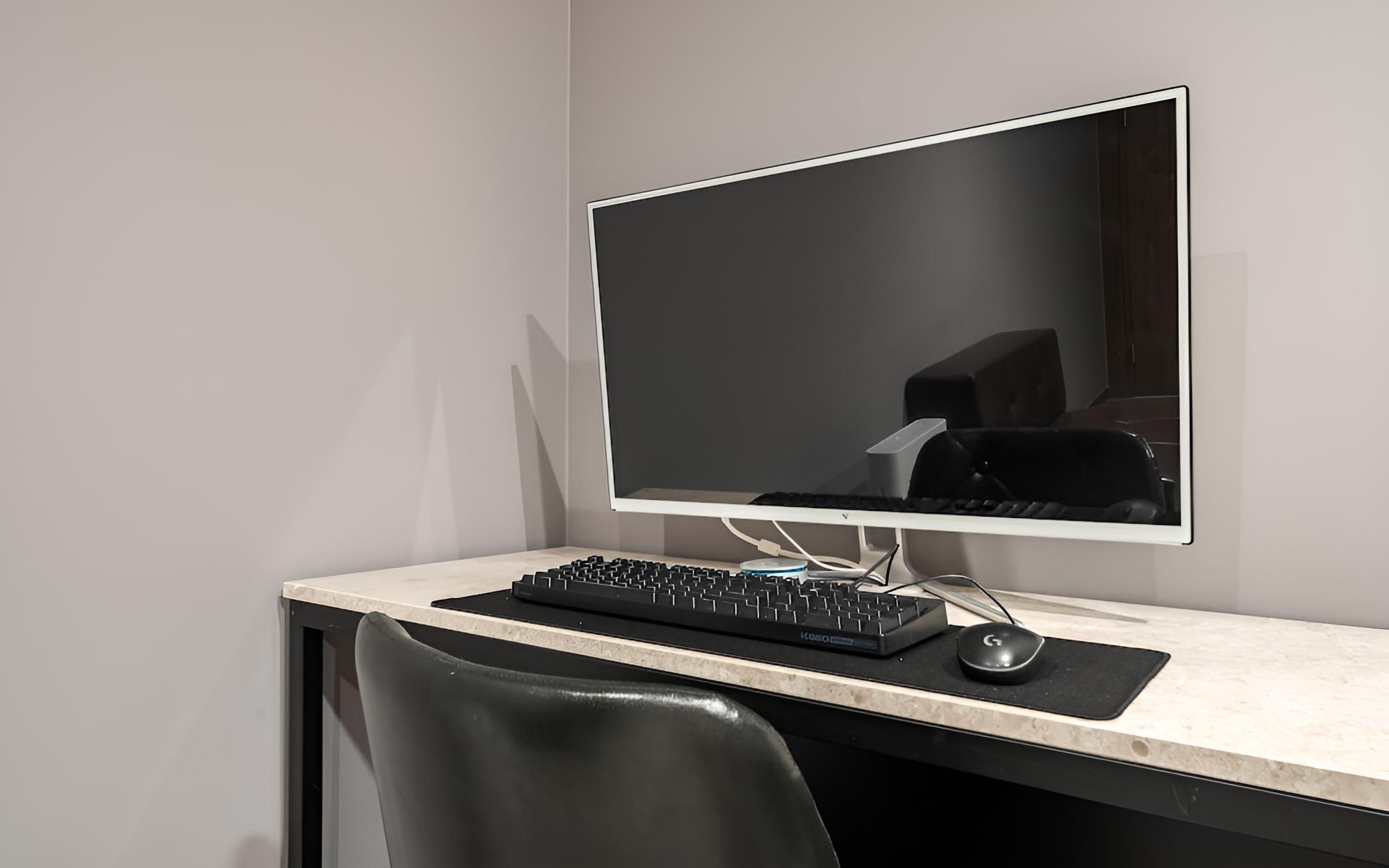 Room (Deluxe B (65" TV 1 high-end PC single) photo 3