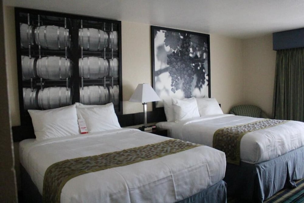 Suite, 2 Queen Beds, Non Smoking photo 1