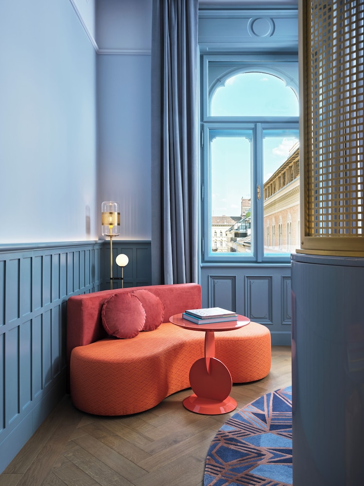 Studio Suite, 1 King, Street View thumbnail 6