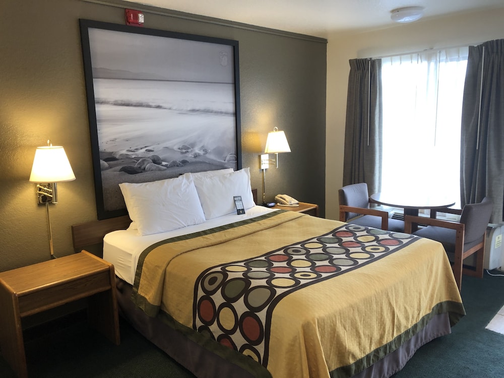 Room, Multiple Beds, Non Smoking - Photo 3