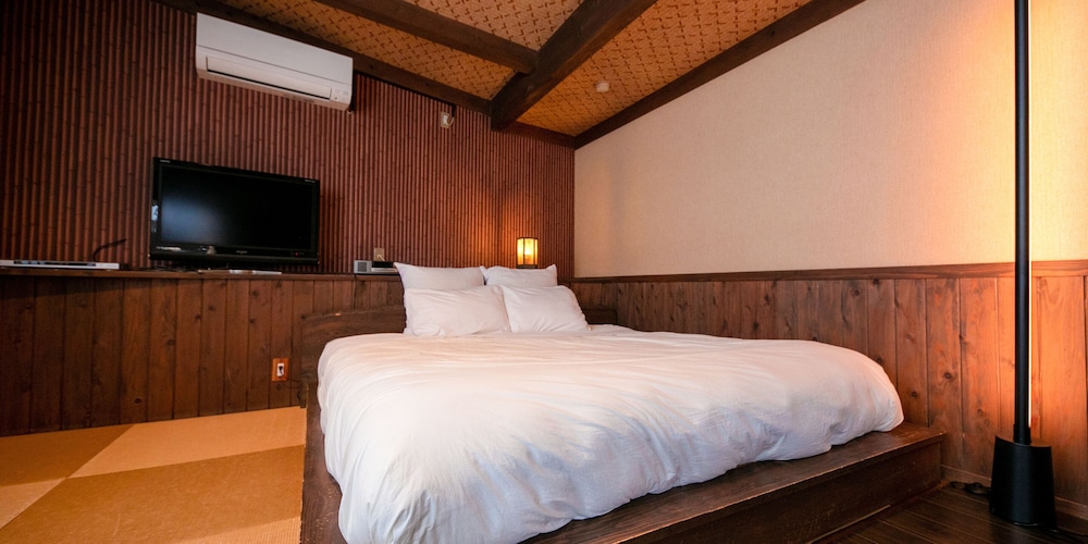 -YAMABATO- Japanese Western Style Room with Open-air Bath, Non Smoking photo 1