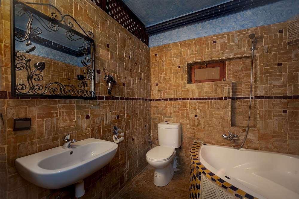 Triple Room, Ensuite - Photo 3