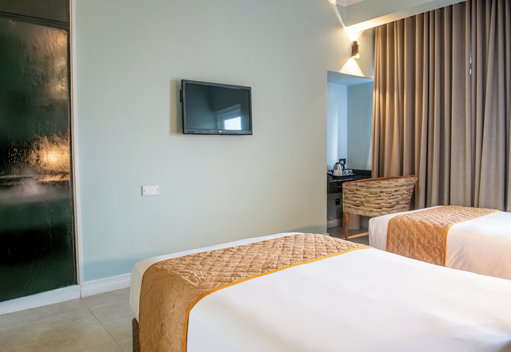 Standard Twin Room - Photo 21