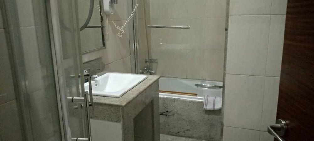 Business Suite, 2 Double Beds, City View photo 3