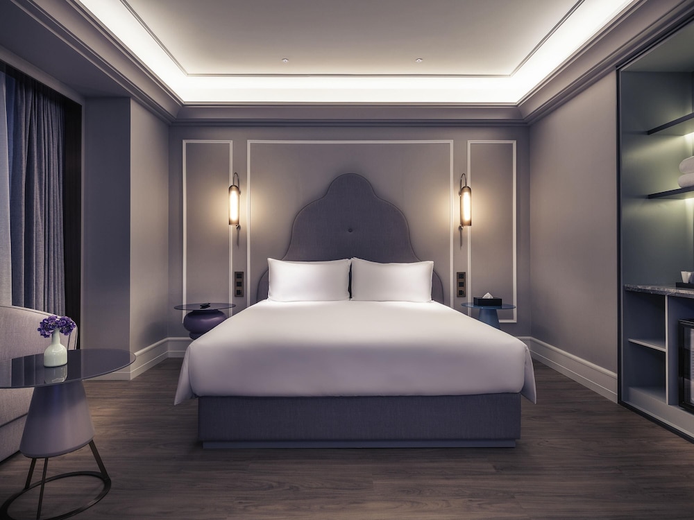 Standard Room, 1 King Bed