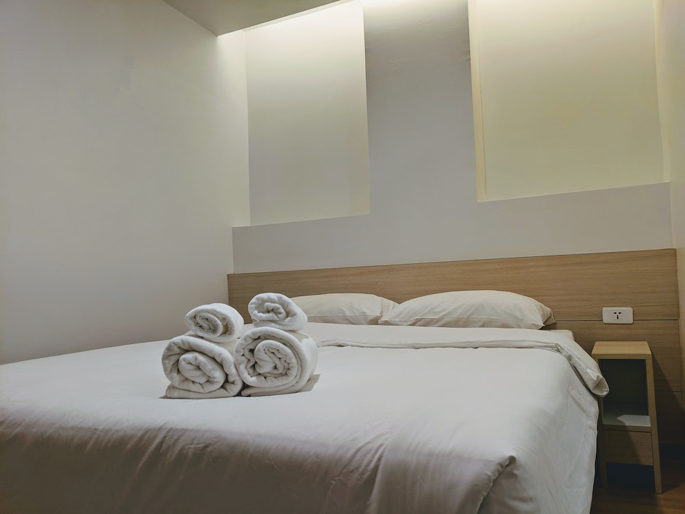 Superior Room, 1 Queen Bed, Non Smoking, Private Bathroom photo 3