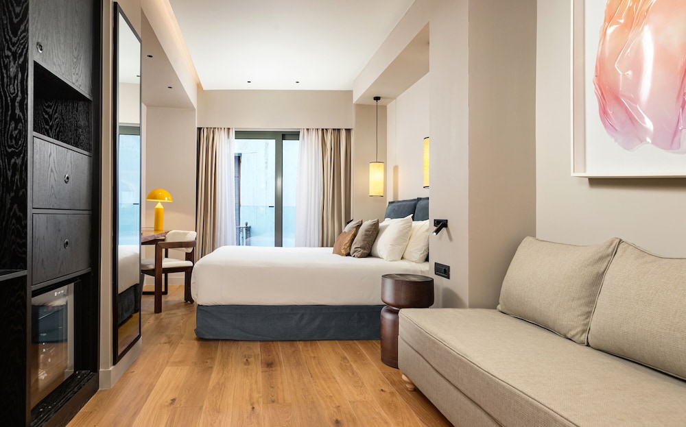 Superior Room with Balcony (Hotel) - Photo 1