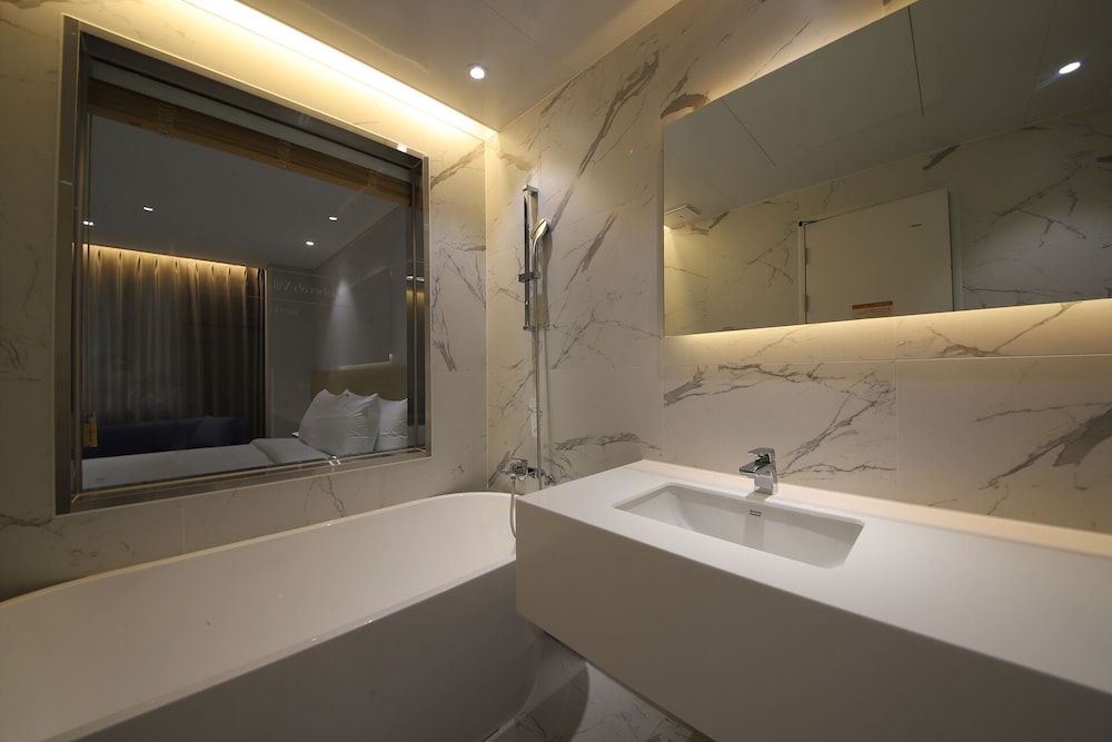 Business Double Room - Photo 5