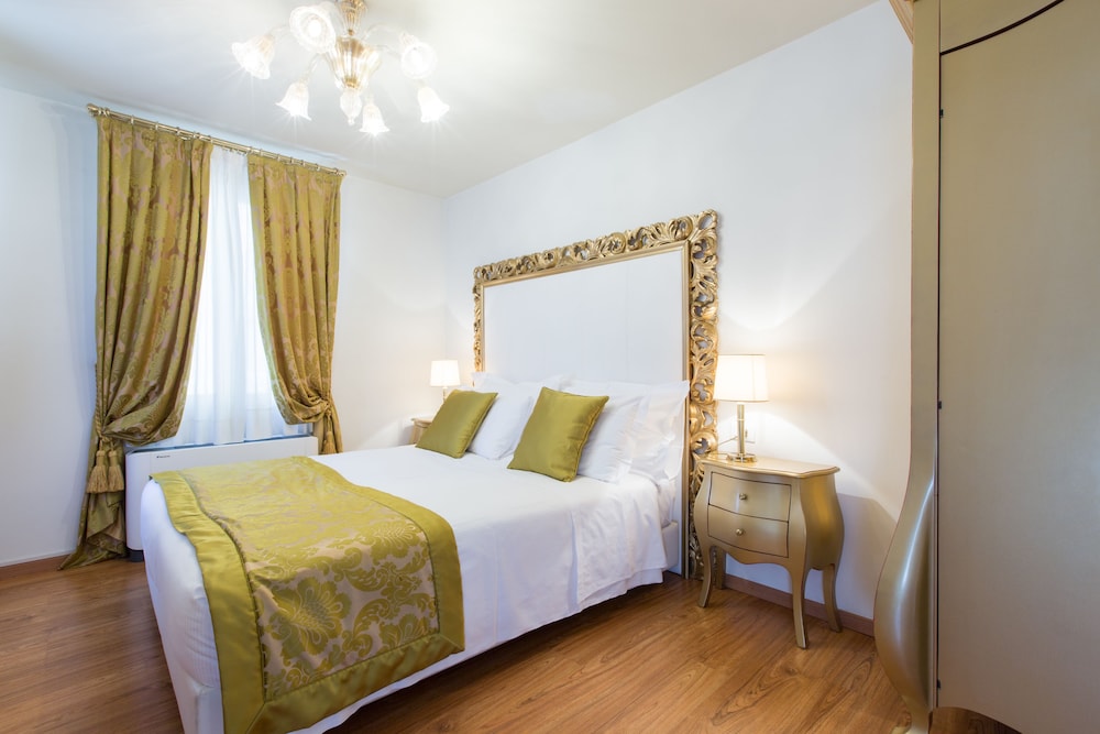 Family Apartment, 2 Bedrooms, Balcony, Canal View photo 1