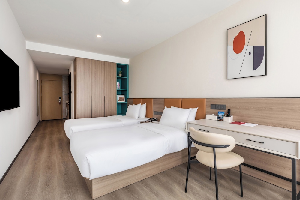 Classic Double or Twin Room, City View