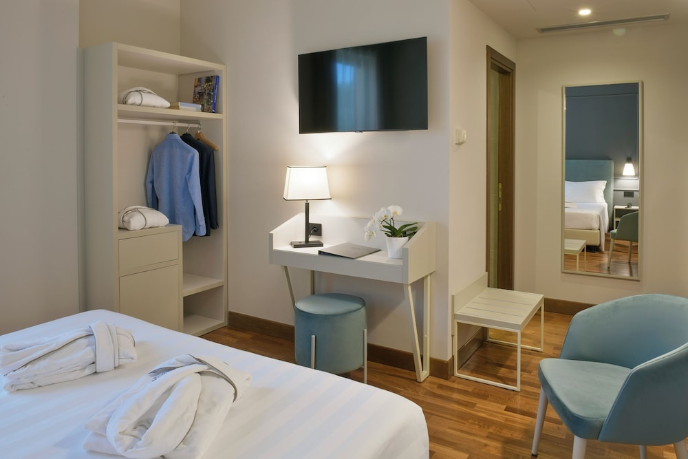 Classic Double Room (Single Use) photo 3