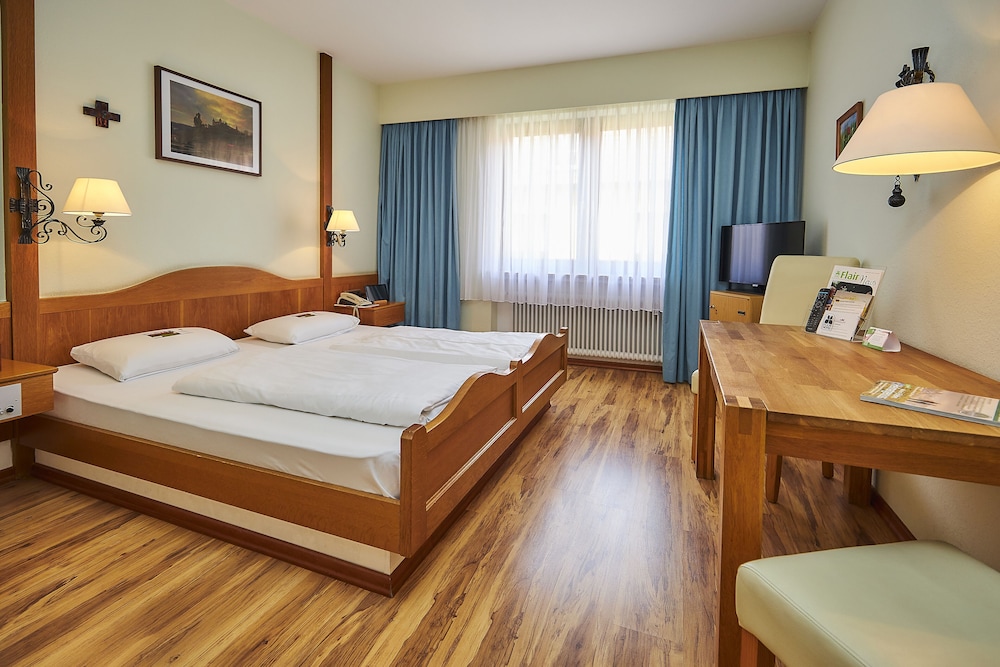Double Room, Bathtub