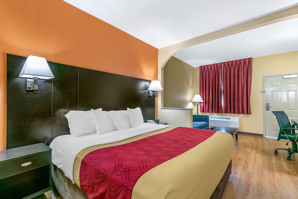 Room, 1 King Bed, Accessible, Non Smoking - Photo 2