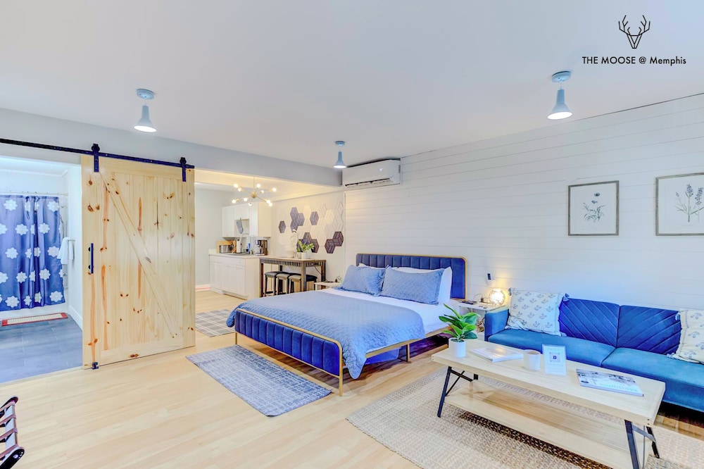 Executive Studio Suite, 1 King Bed with Sofa bed, Non Smoking, Courtyard View