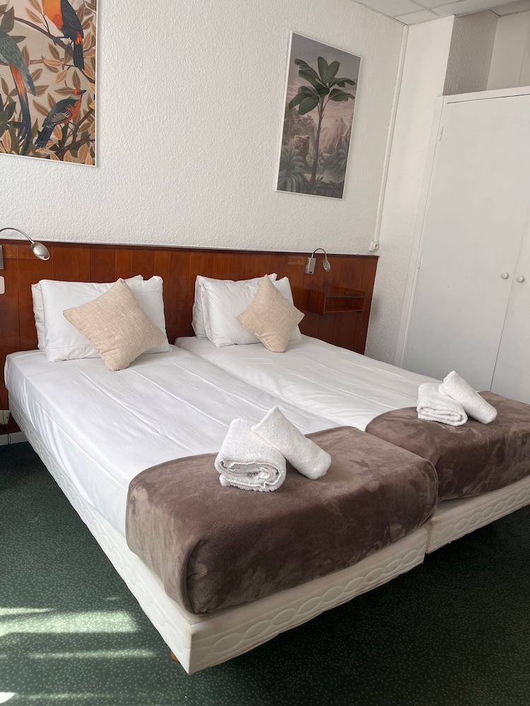 Family Quadruple Room photo 2