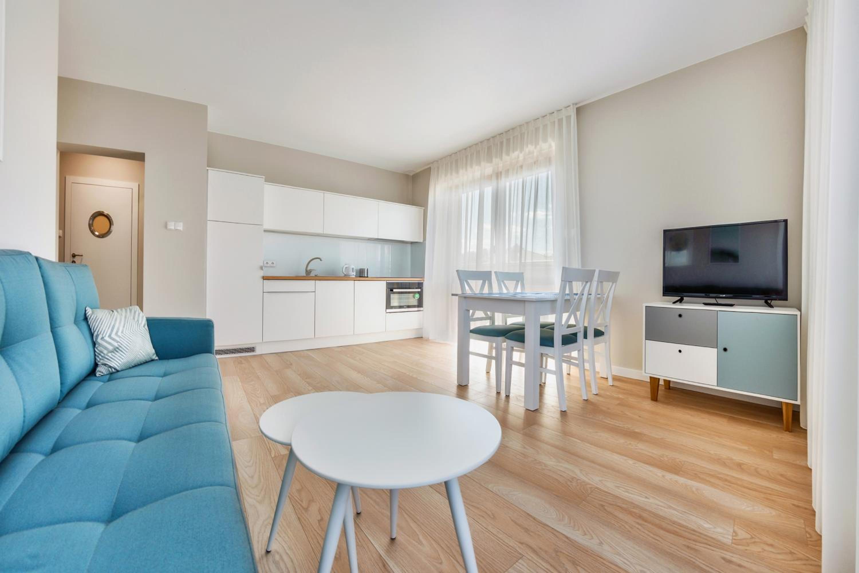One-Bedroom Apartment with Parking photo 1