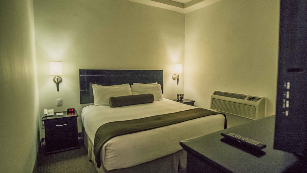 Superior Suite, 1 King Bed photo 1