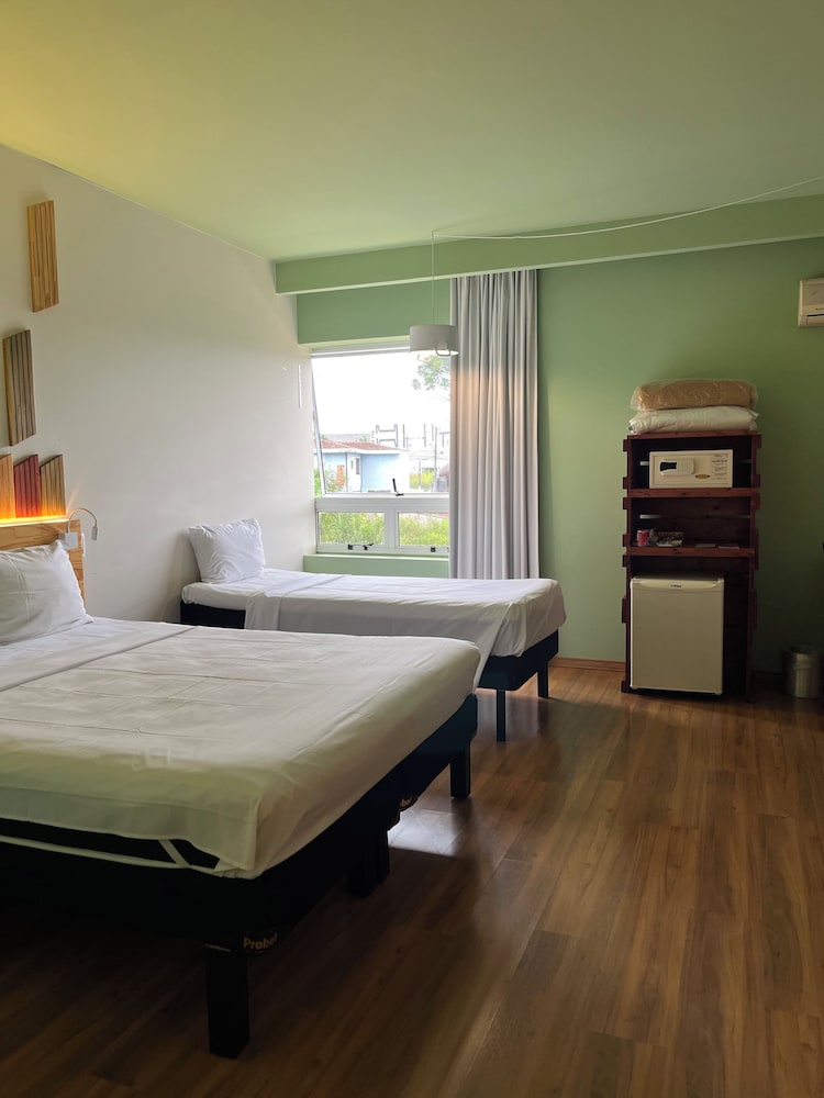 Standard Triple Room, Multiple Beds - Photo 13