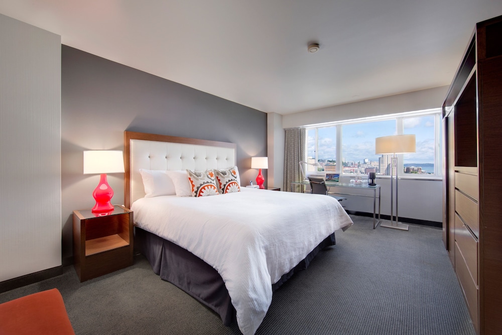 Executive Room, 1 King Bed - Photo 4