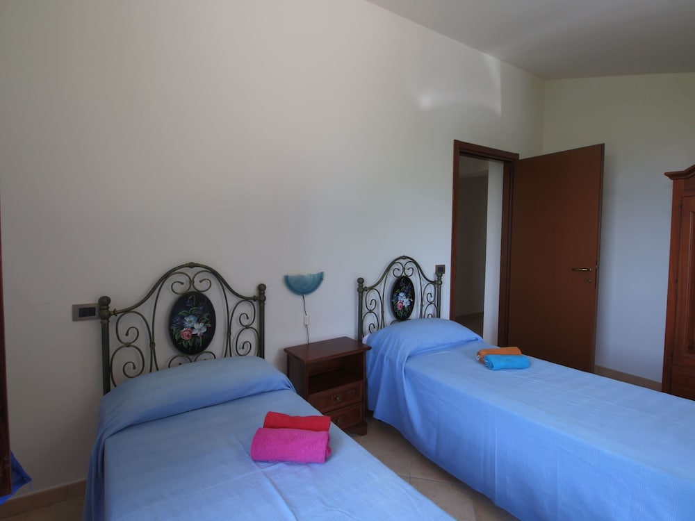 Villa photo 2
