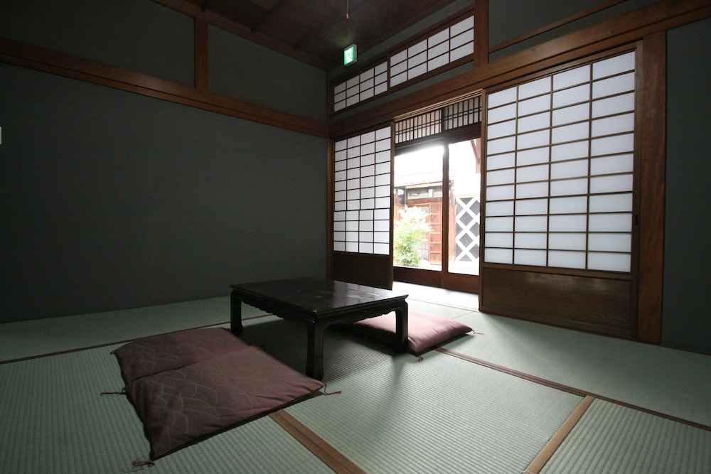Classic Triple Room, Non Smoking photo 1