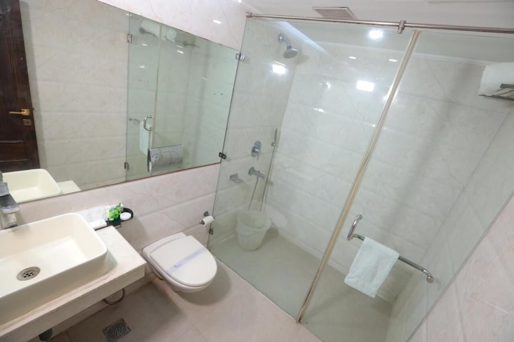 Deluxe Double or Twin Room - Photo 2