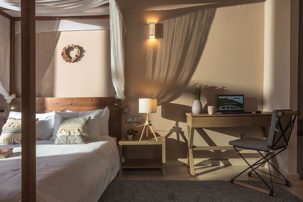 Deluxe Double Room, Balcony photo 2