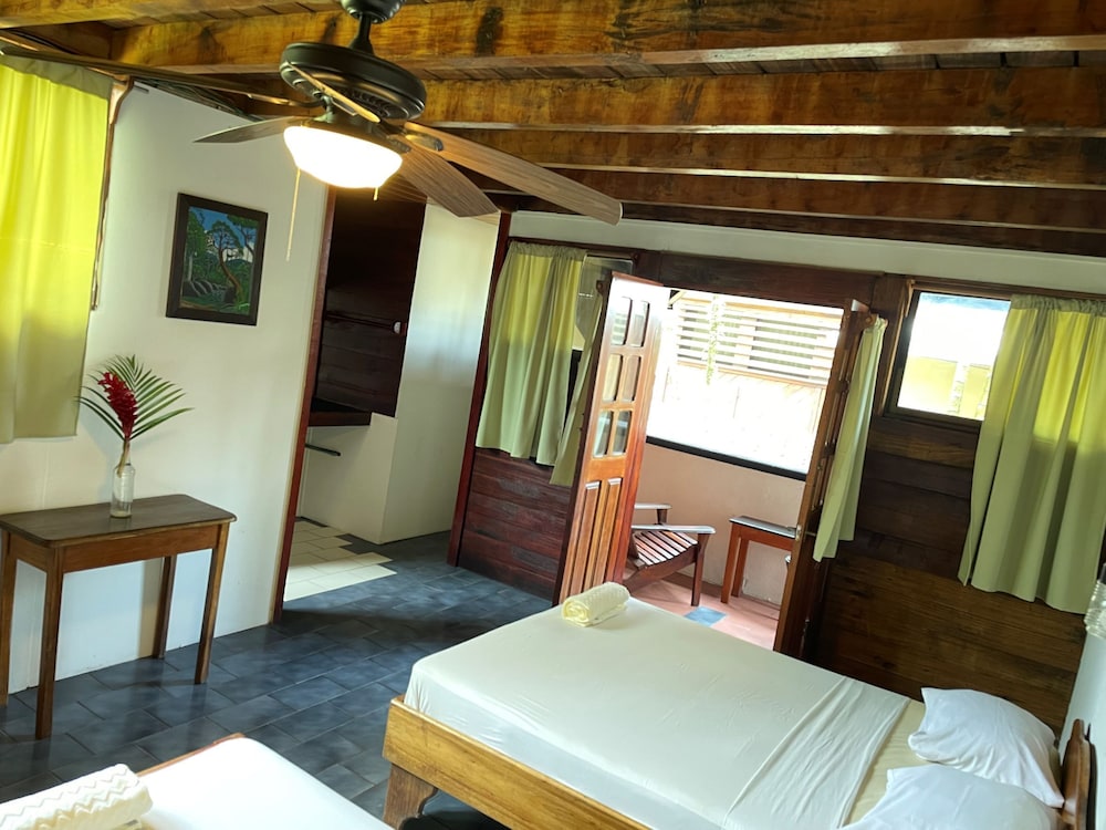 Classic Quadruple Room photo 3