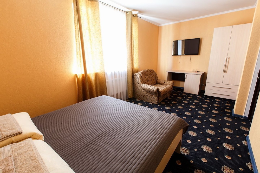 Basic Triple Room photo 1