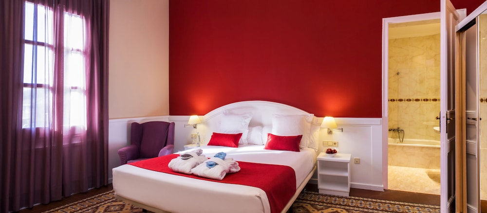 Premium Room, Garden View - Photo 3