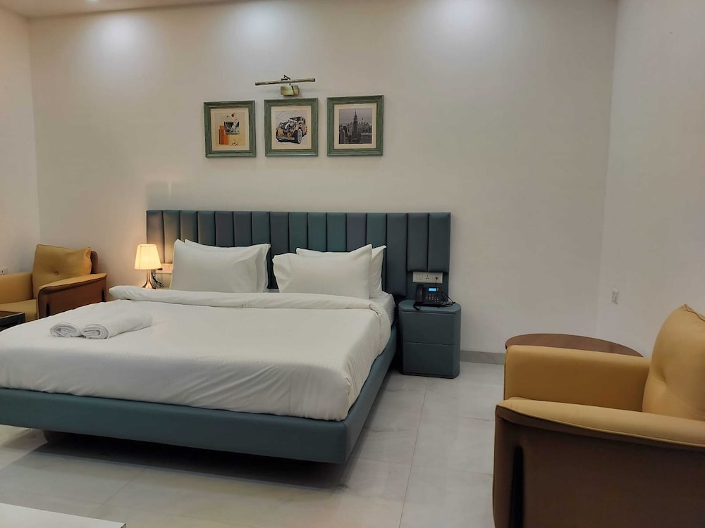 Deluxe Room - Photo 8