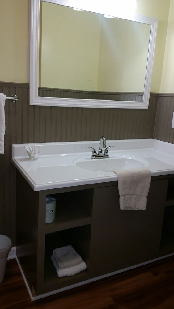 Deluxe Room, 2 Queen Beds photo 2