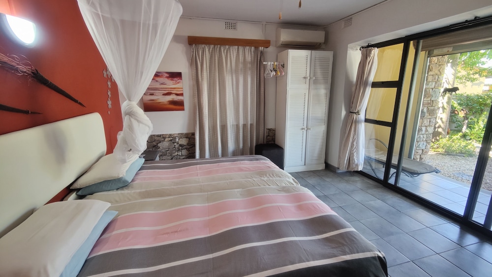 Family Twin Room, 1 Double Bed photo 3