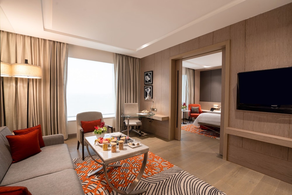 Executive Suite, 1 King Bed photo 2