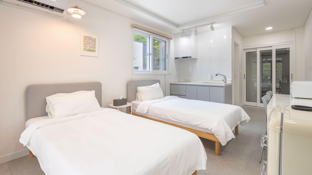 Basic Room, 1 Bedroom (Premier twin(random3)) - Photo 3