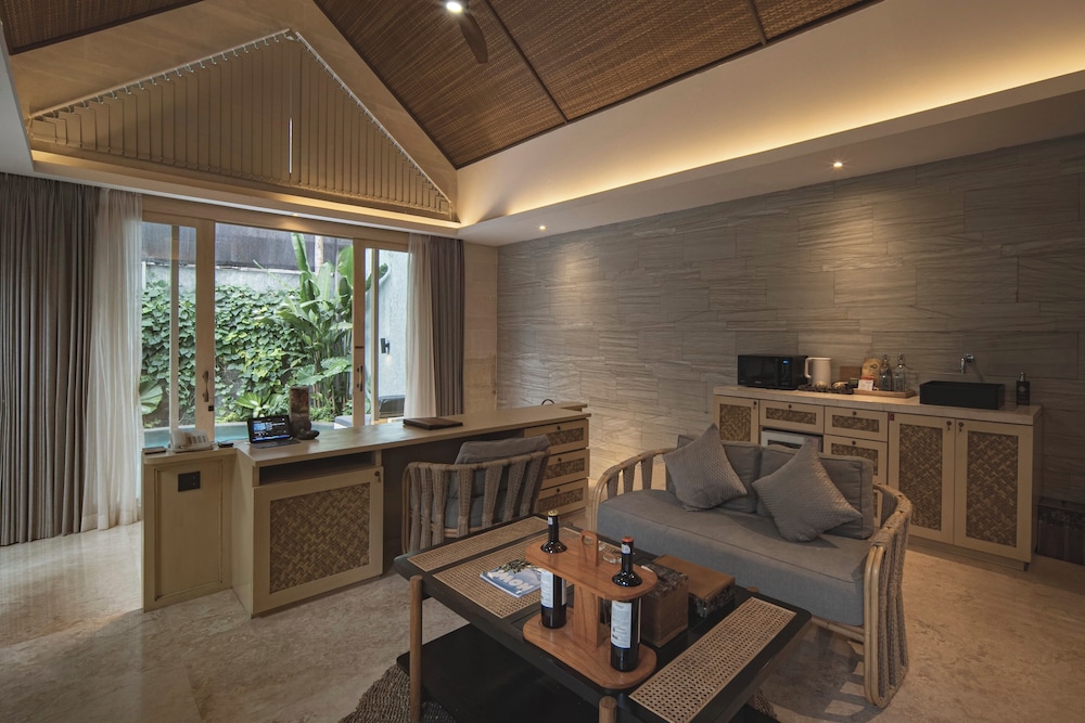 Smart 1 Bedroom Villa With Private Pool & Jacuzzi - Near Construction - Photo 12