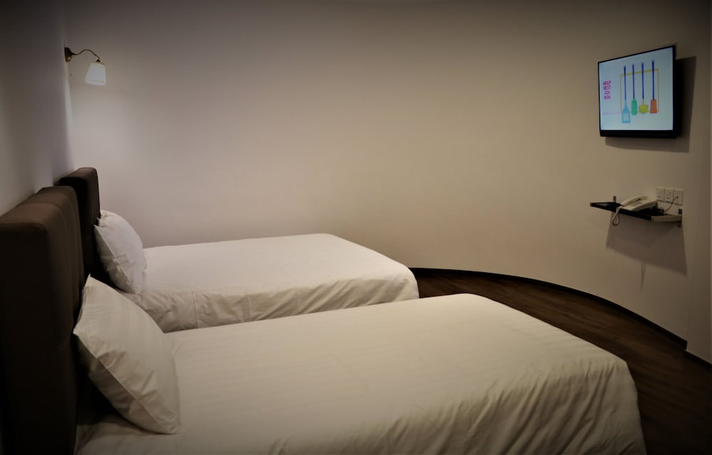 Executive Triplet Room - Photo 3