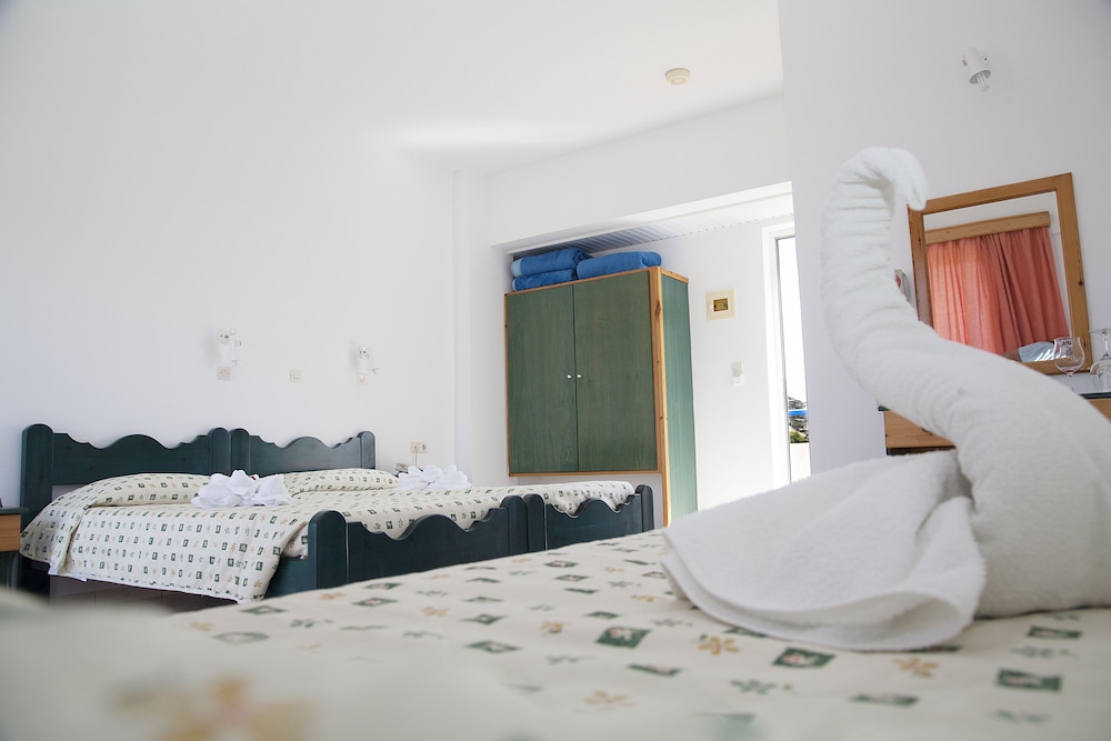 Basic Triple Room, 1 Bedroom photo 2