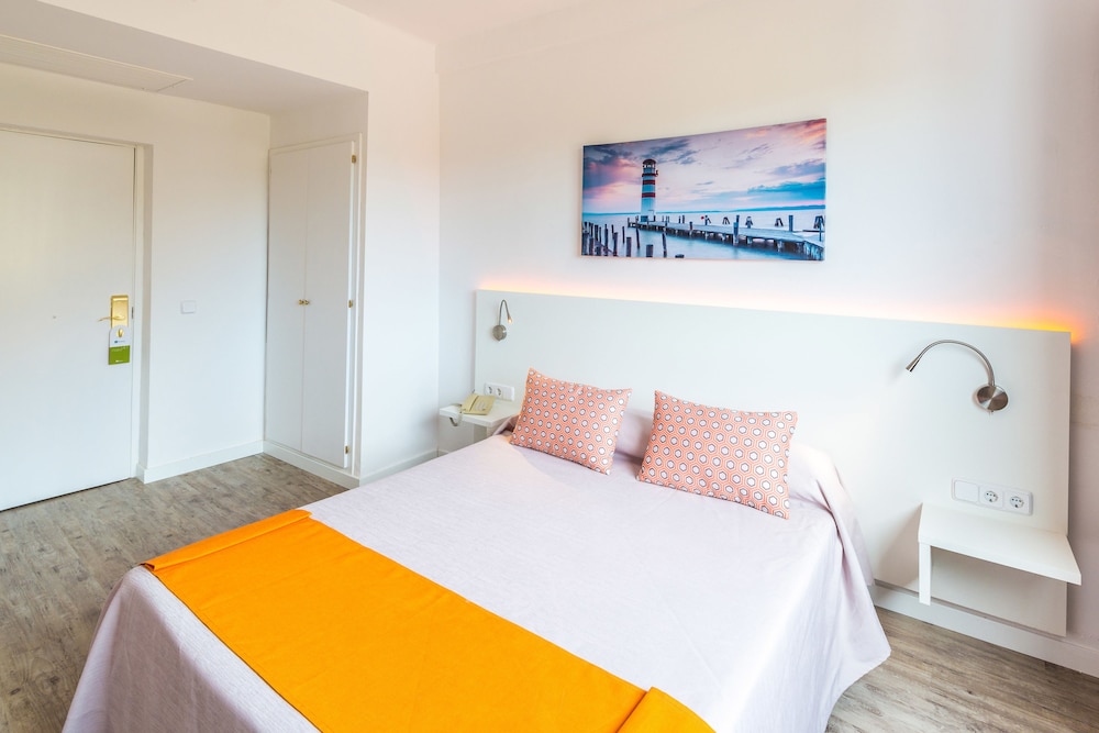Superior Double Room, Pool View photo 3