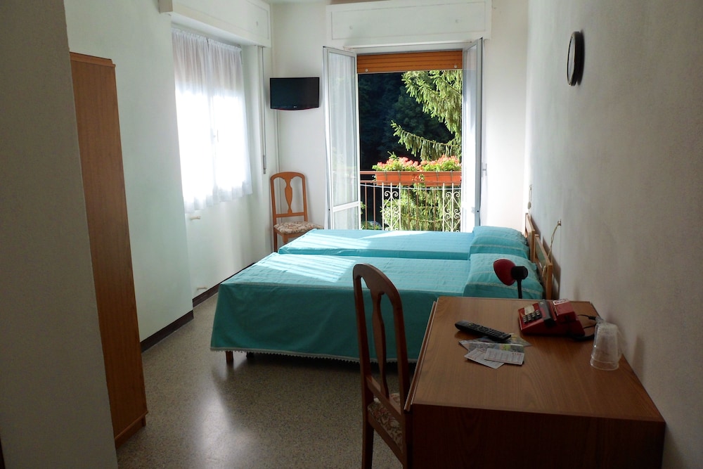 Standard Double or Twin Room, Valley View photo 3