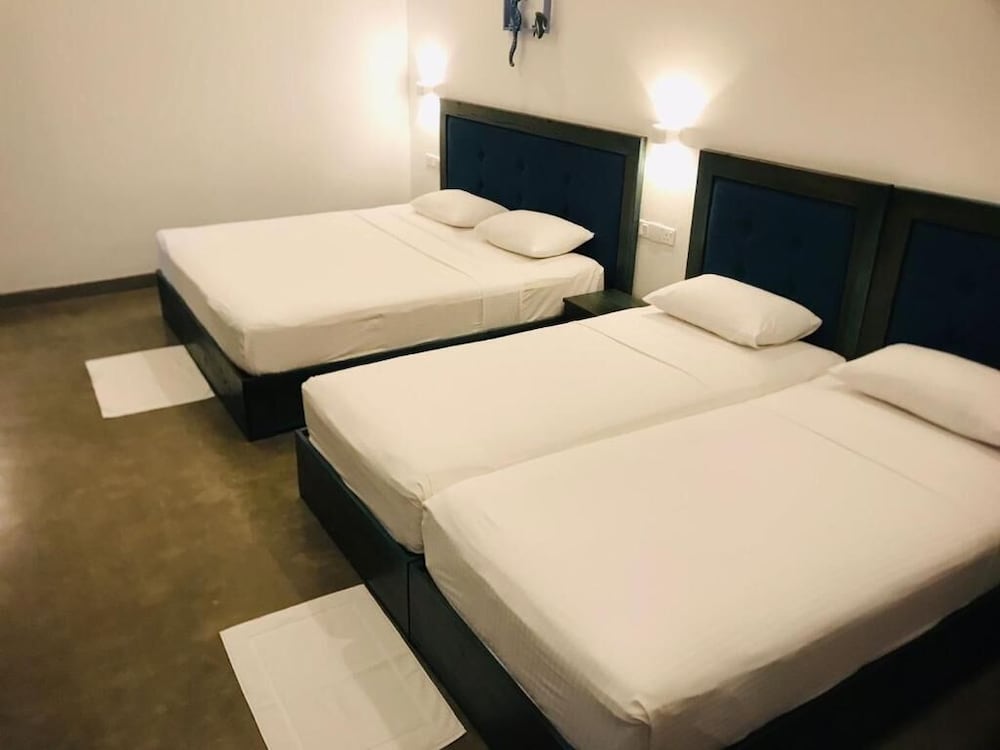 Family Quadruple Room - Photo 1