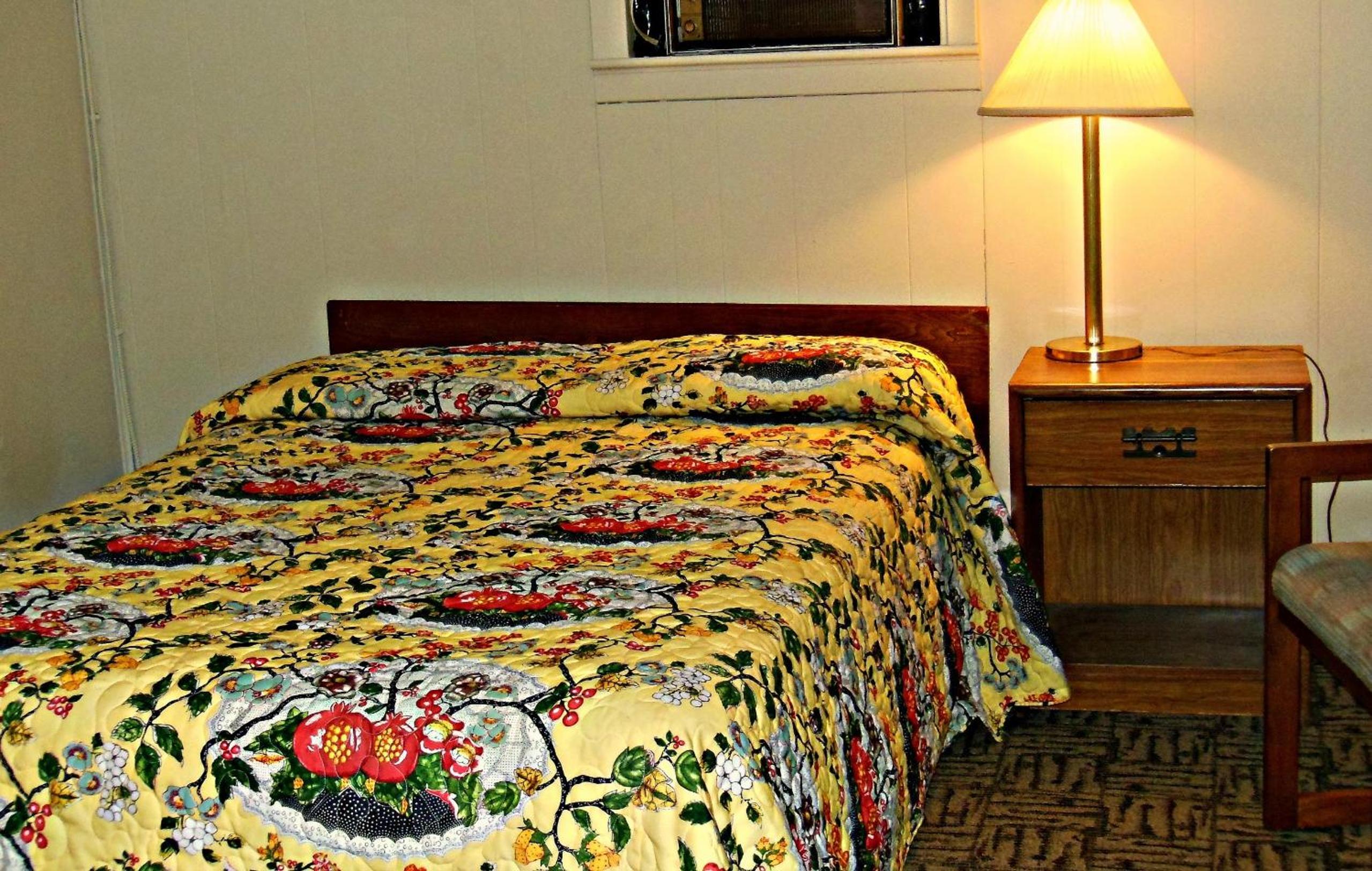 Queen Room photo 1