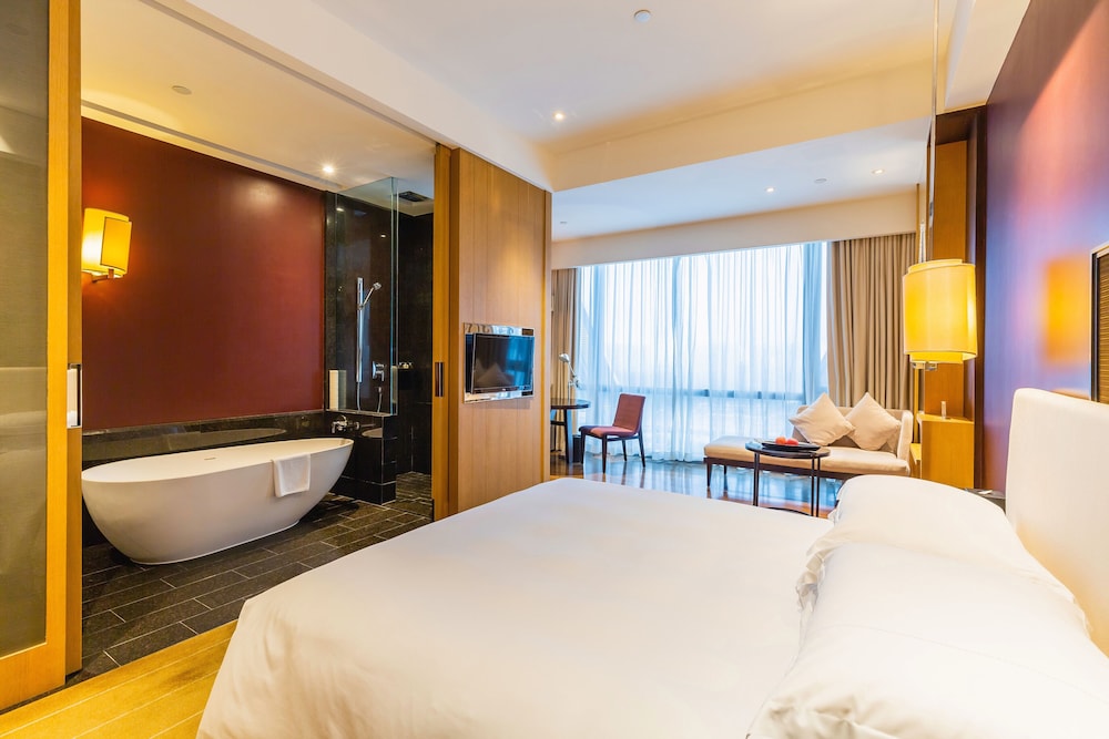 Executive City View King Bed Room photo 2