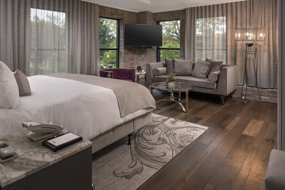 Superior Room, 1 King Bed, Corner