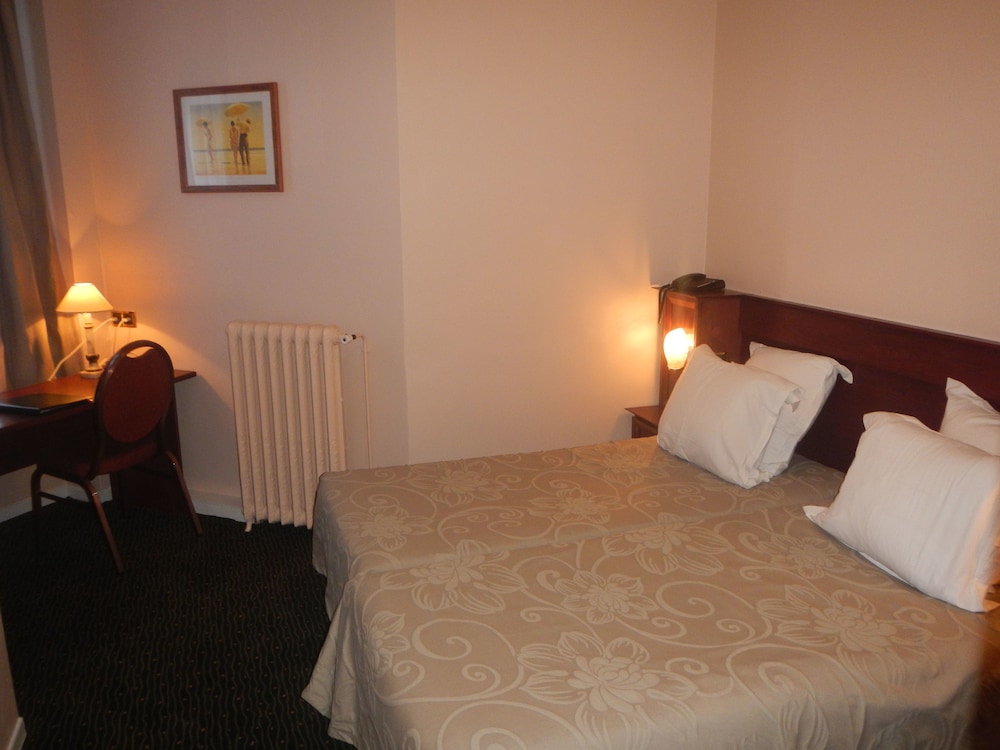 Twin Room, City View photo 2