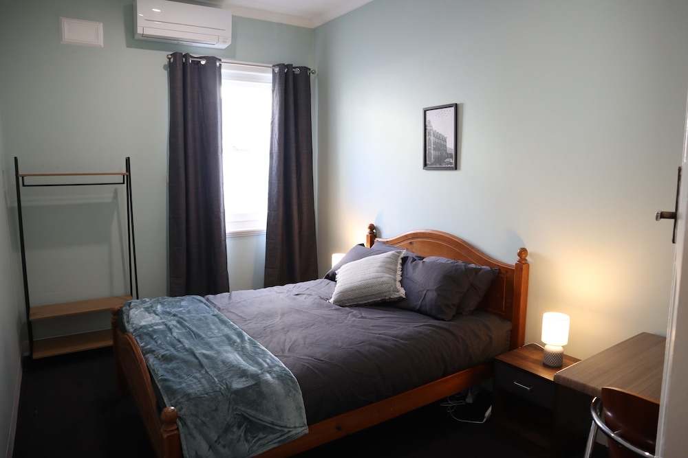 Double Room, 1 Queen Bed