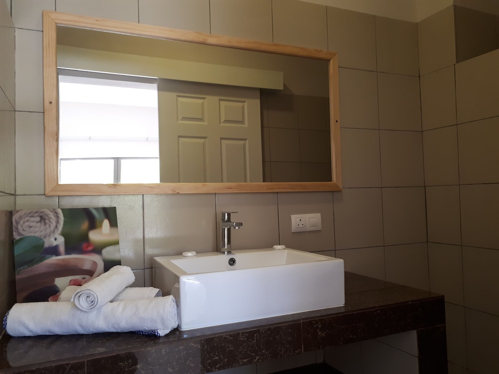 Family Apartment, 2 Bedrooms, Terrace photo 3