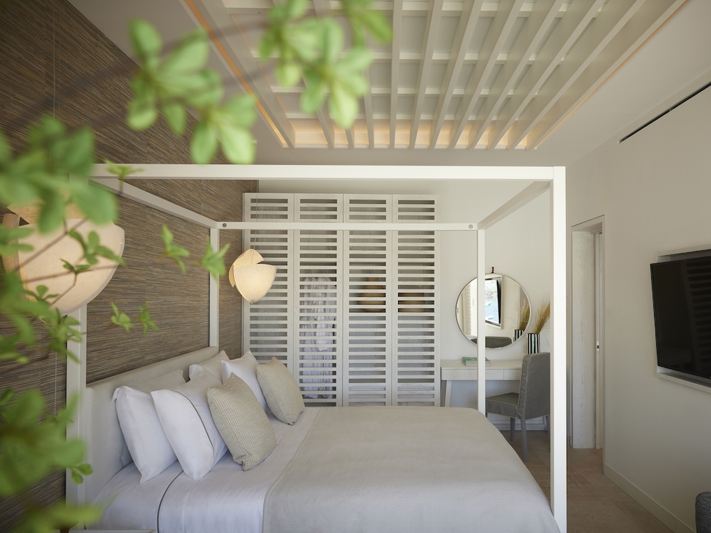 Signature Suite Sea View with Private Pool - Photo 4