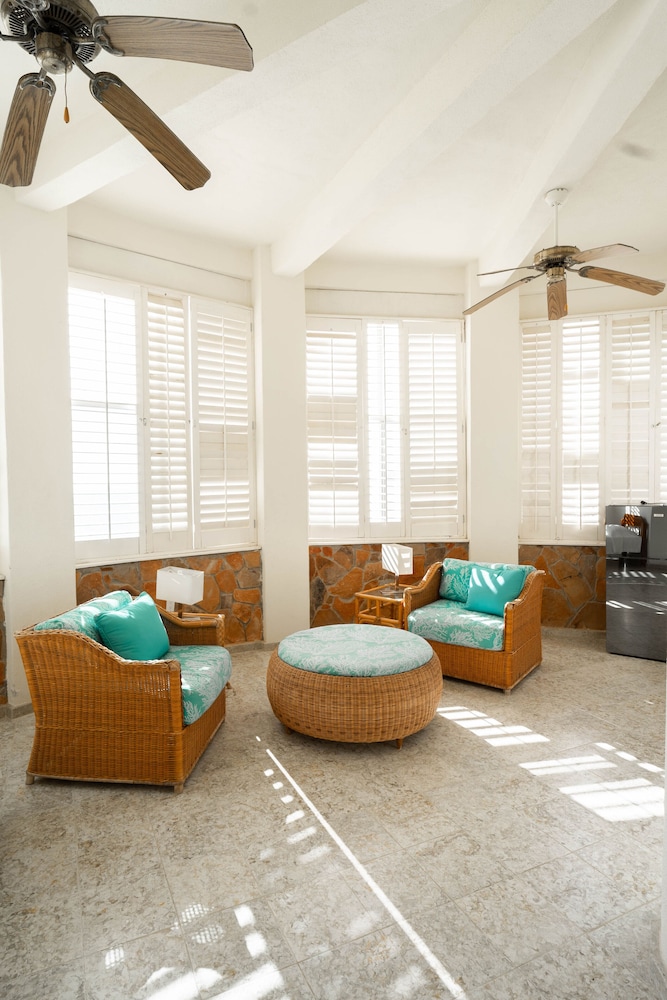Romantic Studio Suite, Ocean View photo 3
